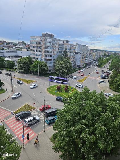 Apartament cu 3 camere decomandat în Craiovei