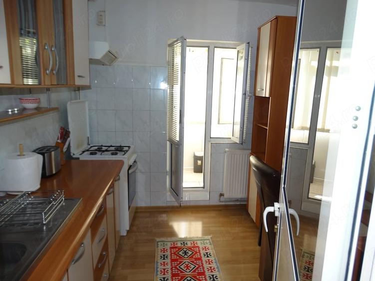 Apartament cu 2 camere decomandat în Micro 8