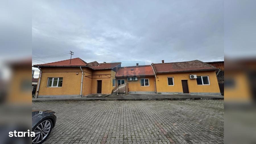 Casă cu 6 camere cu Teren 500 Mp în Mărăști