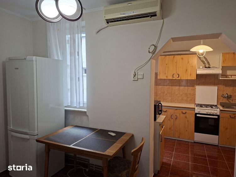 Apartament cu 3 camere decomandat în Semicentral