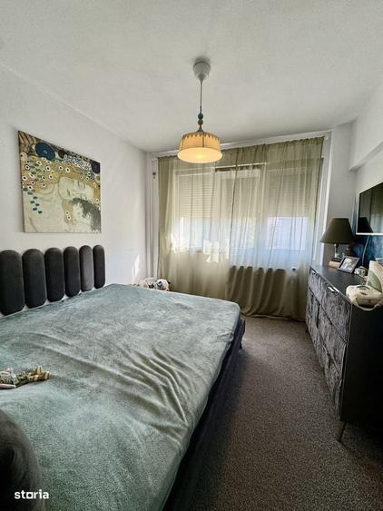 Apartament cu 3 camere semidecomandat în 1 Mai