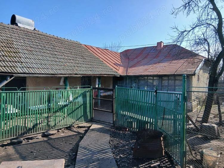 Casă cu 4 camere în Redea