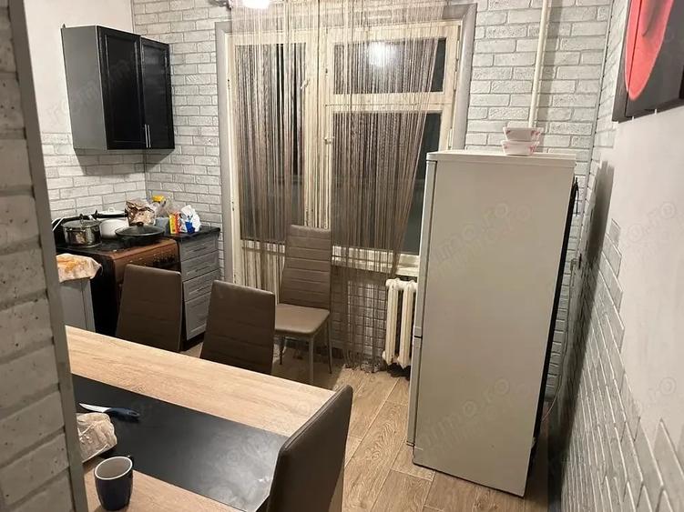 Apartament cu 2 camere decomandat în Lipovei
