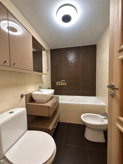 Apartament cu 4 camere decomandat, mobilat în Plopilor