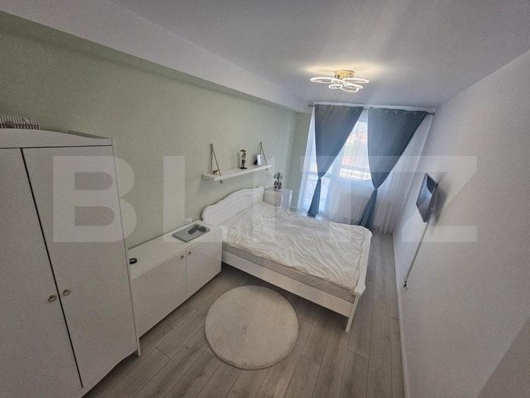 Apartament cu 3 camere decomandat, mobilat în Central