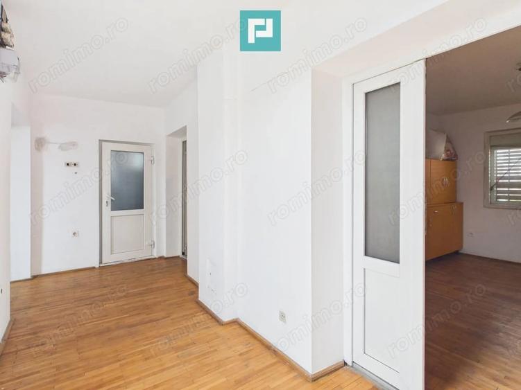 Casă cu 5 camere cu Teren 1400 Mp în Dâmbovița