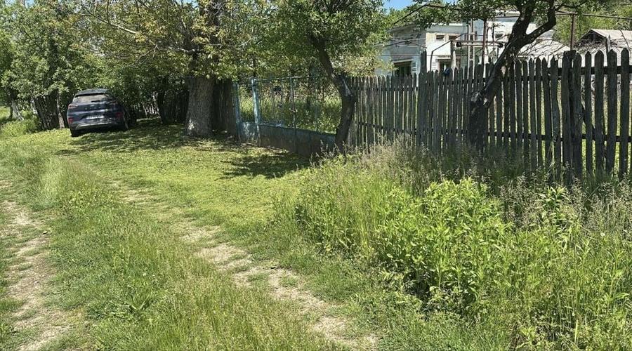 Casă cu 3 camere în Bărăști