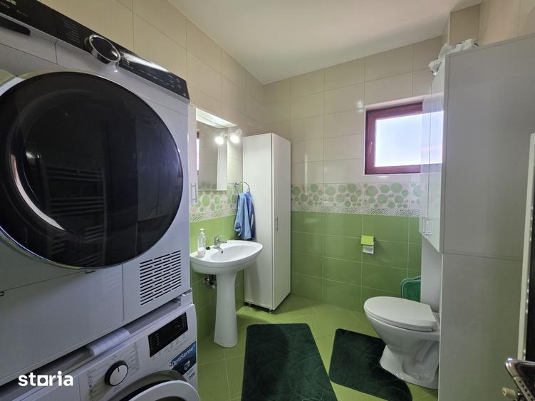 Casă cu 4 camere cu Teren 550 Mp în Domnești