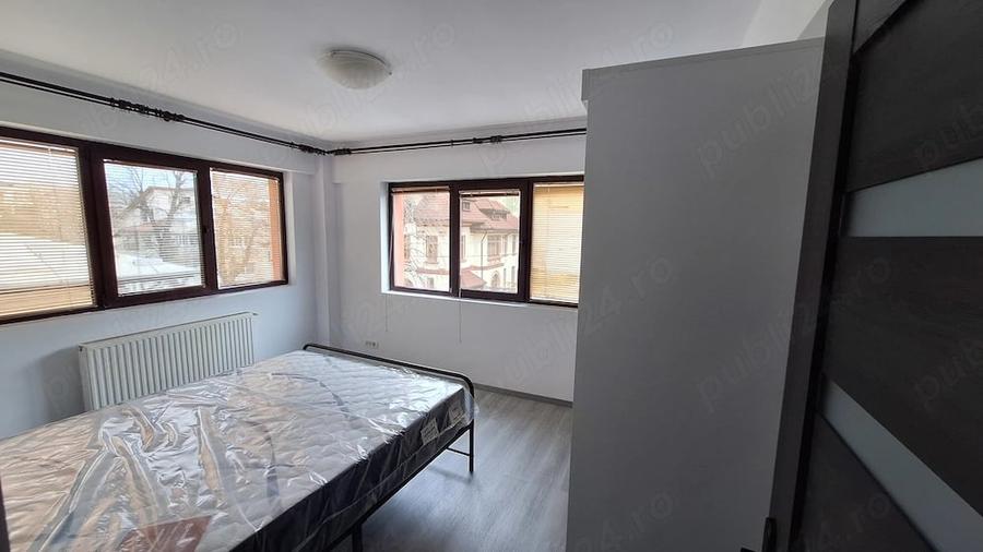Apartament cu 3 camere semidecomandat în Obor
