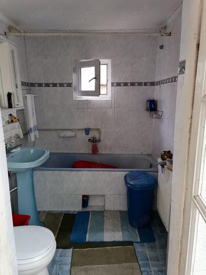 Casă cu 3 camere în Central