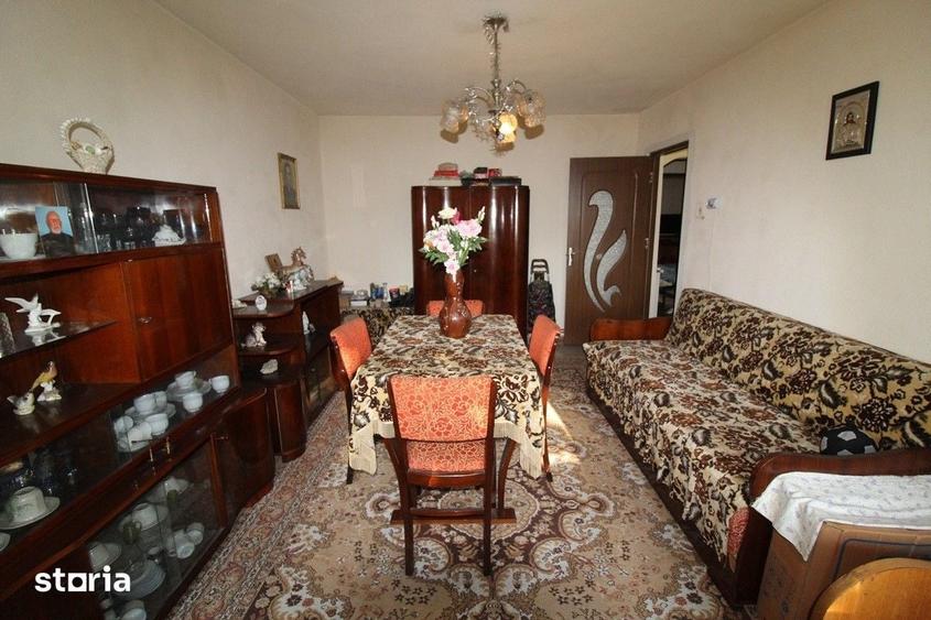 Apartament cu 3 camere decomandat în Central