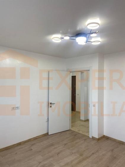 Apartament cu 2 camere decomandat în Casa de Cultură