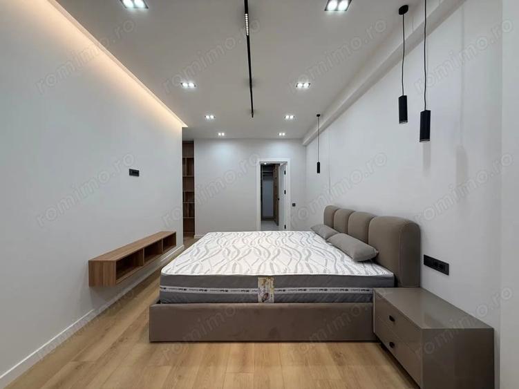 Casă cu 5 camere cu Teren 350 Mp în Dumbrăvița