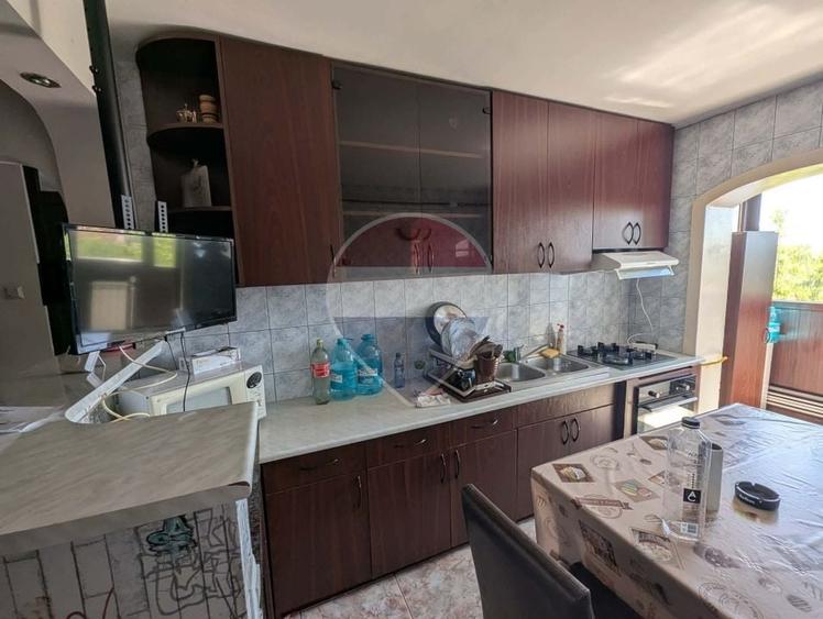 Apartament cu 2 camere decomandat, mobilat în Central