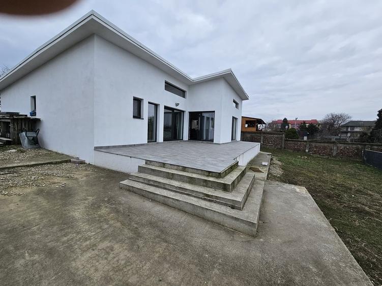 Casă cu 4 camere cu Teren 950 Mp în Snagov