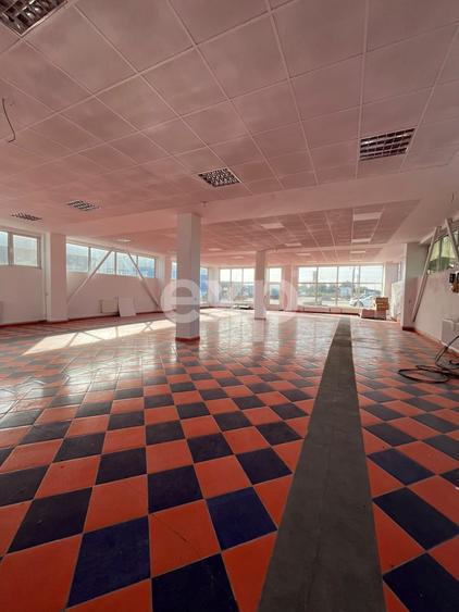 Spațiu comercial, de 300 mp, în Găești