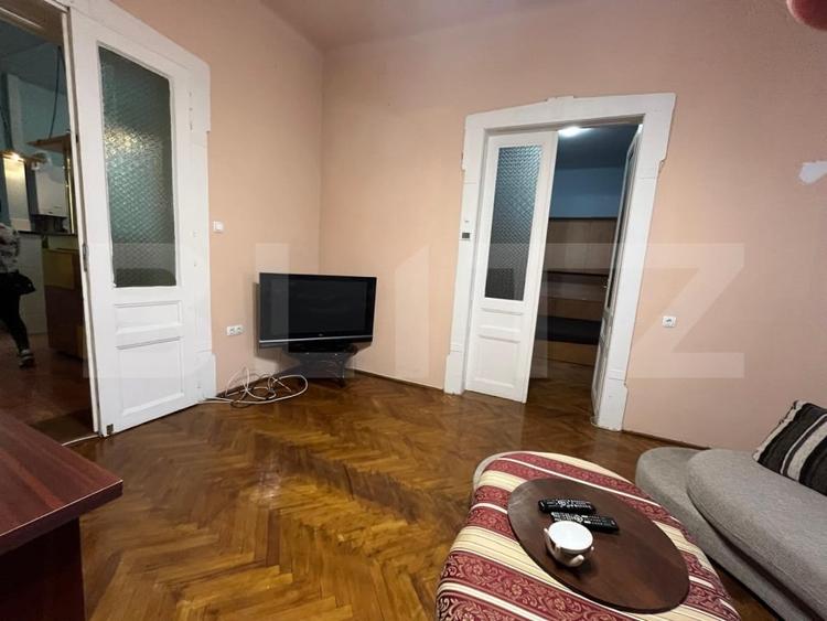Apartament cu 2 camere semidecomandat, mobilat în Central