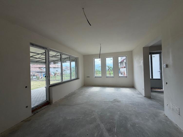Duplex cu 5 camere cu Canalizare în Apahida