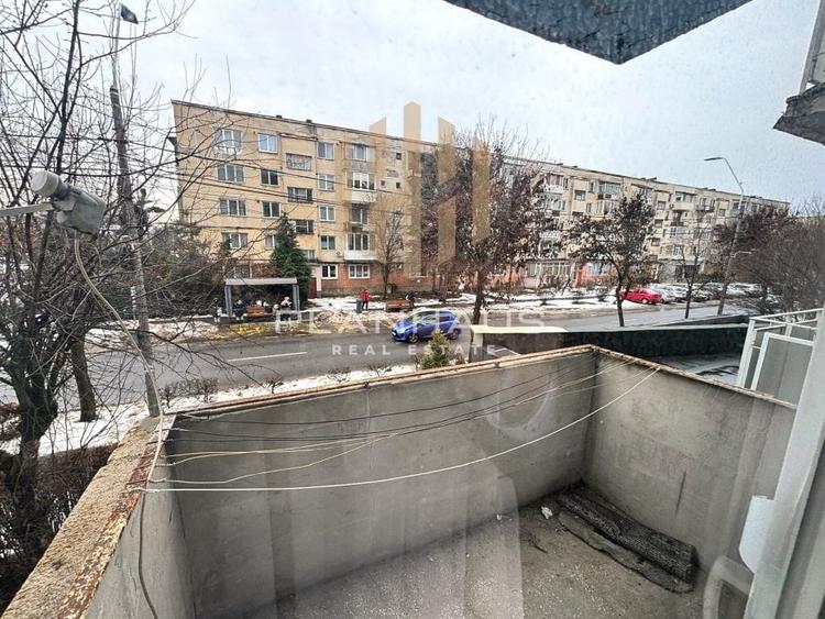 Apartament cu 4 camere decomandat, mobilat în Central