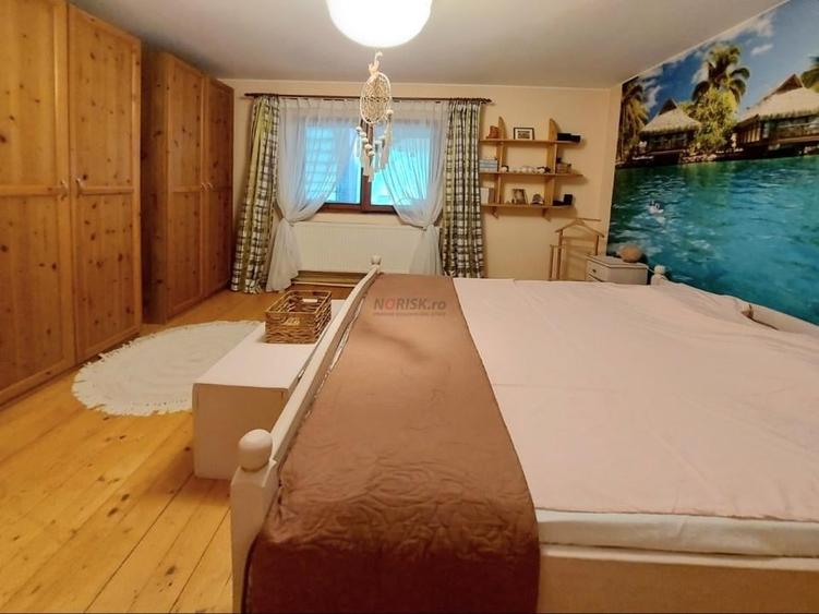 Casă cu 7 camere cu Teren 959 Mp în Central