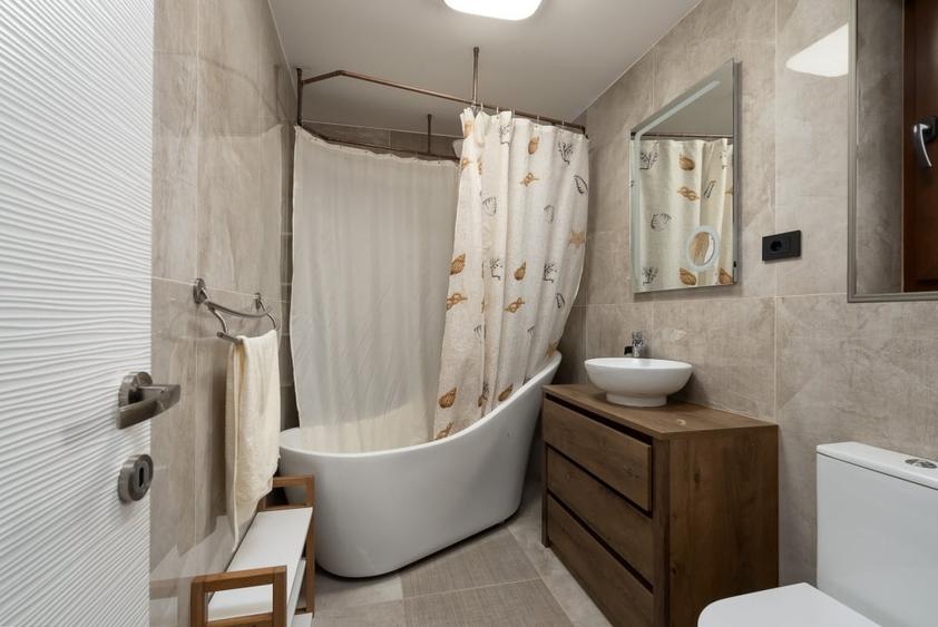 Casă individuală cu 6 camere cu Canalizare în Puchenii Mari