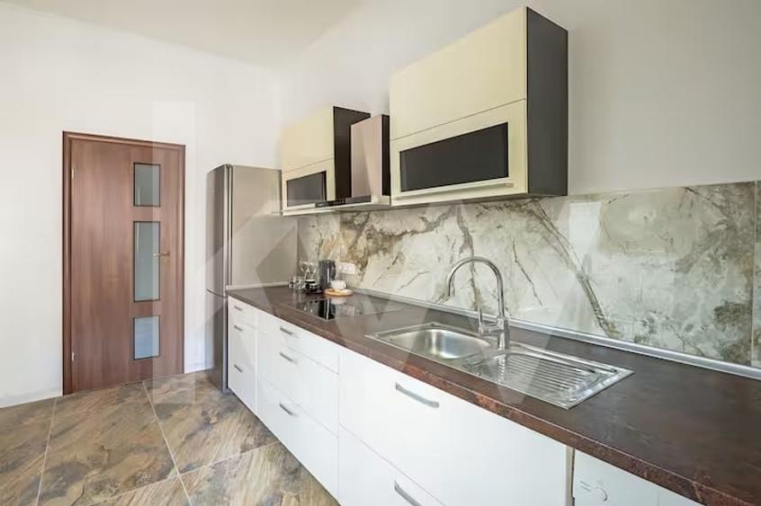 Spațiu comercial, de 353 mp, în Ultracentral
