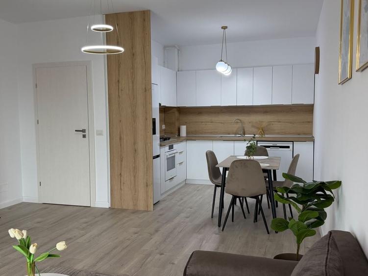 Apartament cu 2 camere decomandat în Exterior Vest