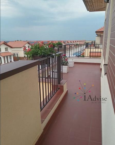 Penthouse cu 3 camere decomandat, mobilat în Cristian