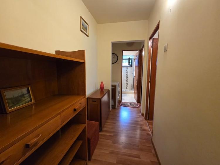 Apartament cu 3 camere semidecomandat, mobilat în Alexandru cel Bun