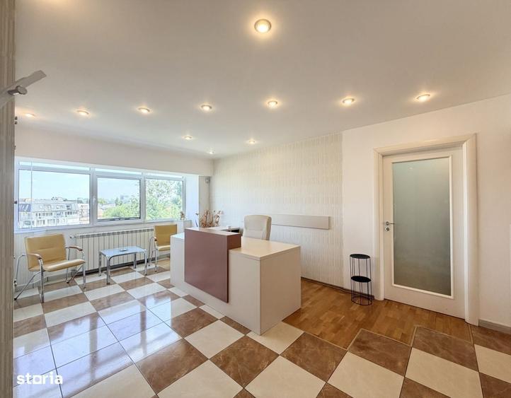 Apartament cu 3 camere decomandat în Libertății