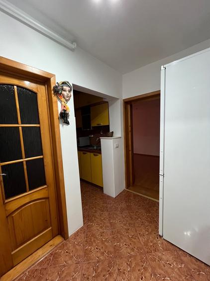 Garsonieră decomandată în Sud