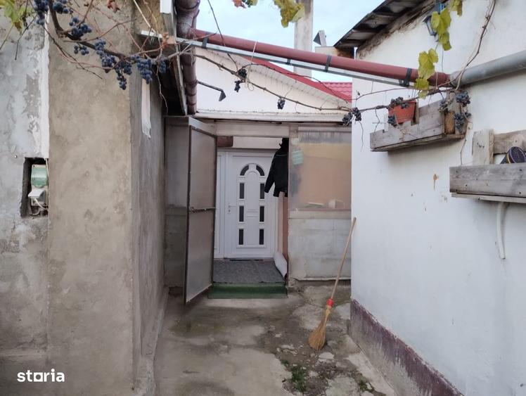 Casă cu 3 camere cu Teren 220 Mp în Rogerius