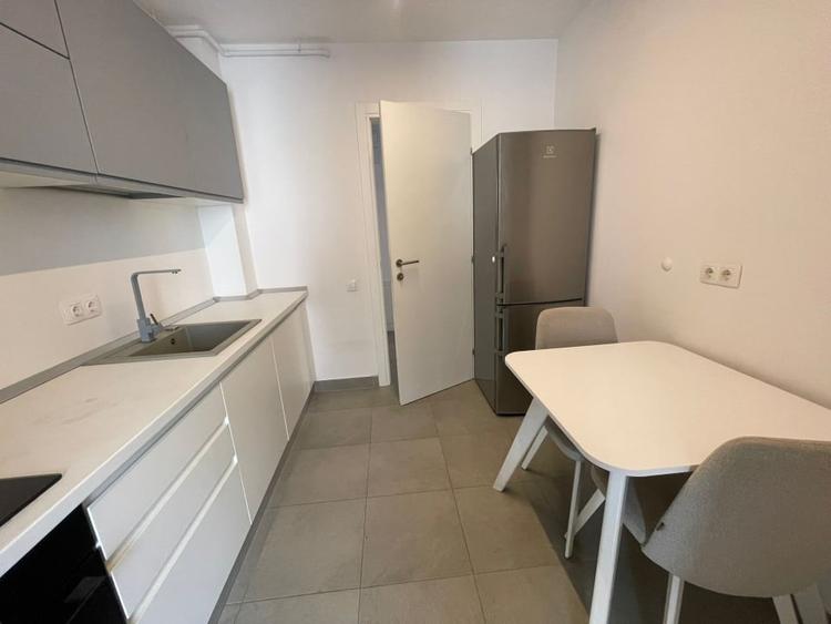 Apartament cu 3 camere decomandat, mobilat în Pipera