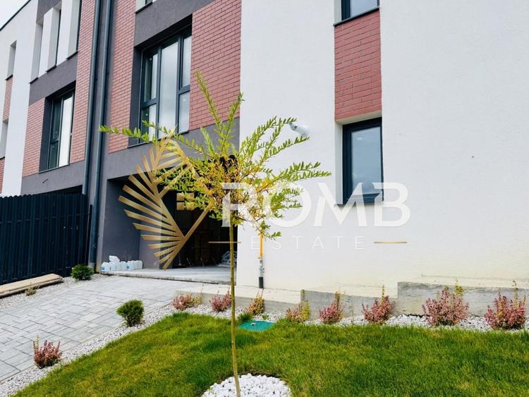 Duplex cu 5 camere cu Canalizare în Florești