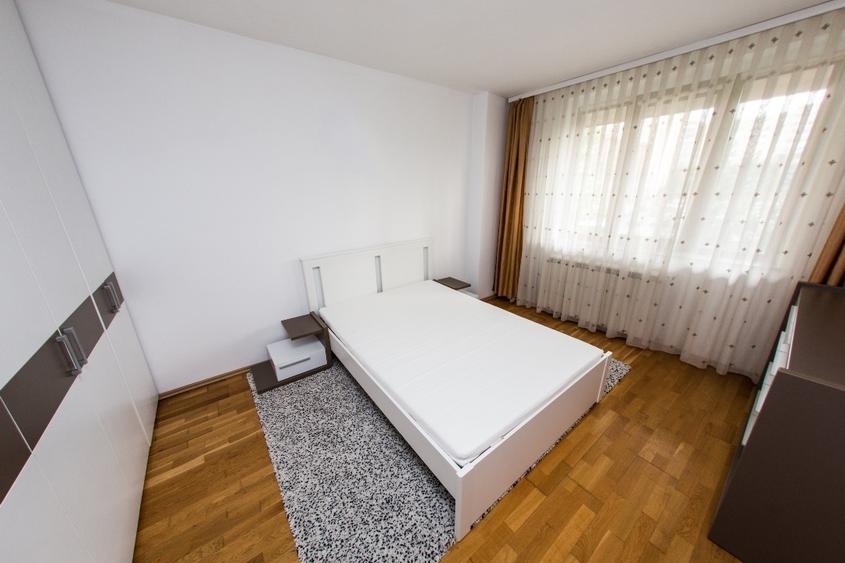 Apartament cu 3 camere semidecomandat, mobilat în Gara de Nord