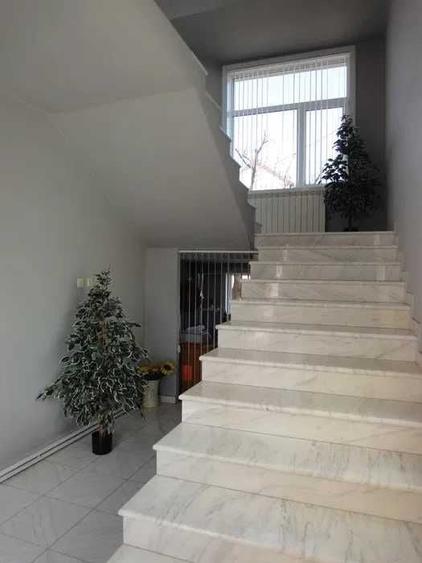 Apartament cu 3 camere decomandat în Ghiroda