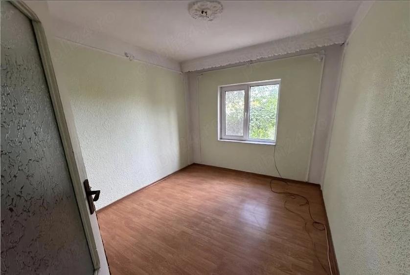 Apartament cu 3 camere decomandat în Exterior Vest