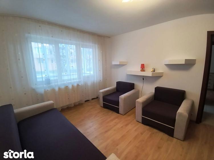 Apartament cu 2 camere semidecomandat, mobilat în Central