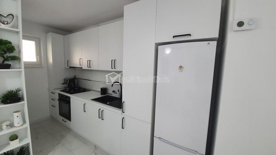Apartament cu 3 camere semidecomandat în Florești