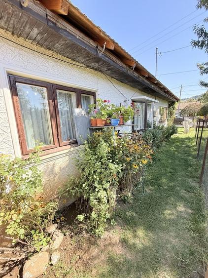 Casă cu 3 camere cu Canalizare în Brebu Megieșesc