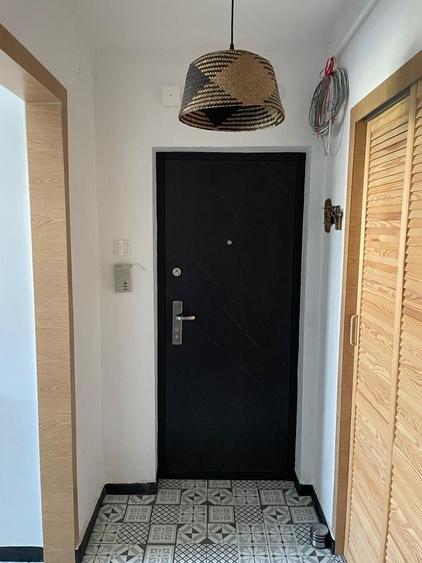 Apartament cu 3 camere decomandat în Drumul Taberei