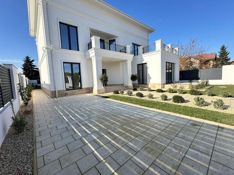 Casă individuală cu 7 camere cu Canalizare în Pipera