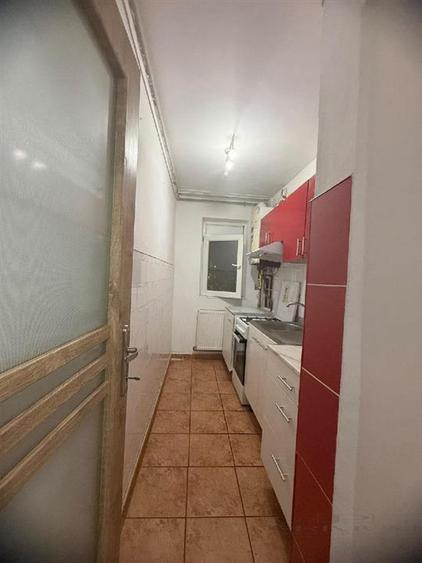 Apartament cu 2 camere semidecomandat, mobilat în Blașcovici