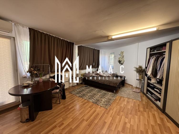 Casă individuală cu 8 camere cu Canalizare în Central