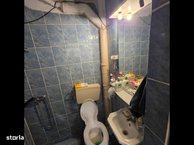 Apartament cu 3 camere în Petrișor