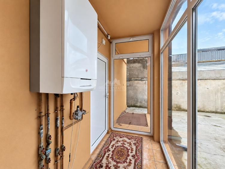 Casă individuală cu 4 camere cu Canalizare în Colentina