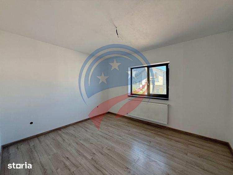 Casă cu 3 camere cu Teren 250 Mp în Malu Mare