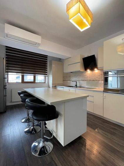 Apartament cu 3 camere decomandat în Faleza Nord