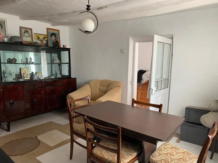 Casă cu Teren 900 Mp în Central
