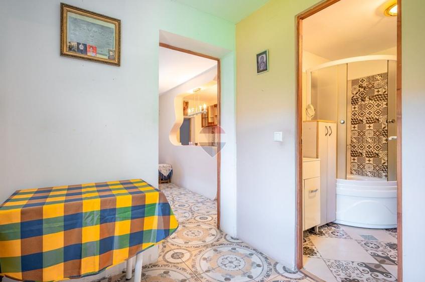 Casă cu 2 camere cu Teren 931 Mp în Șinca